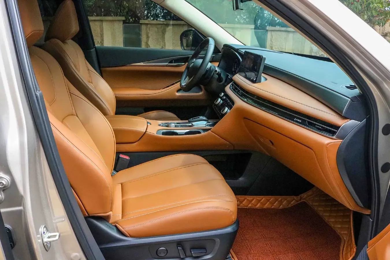 2024 Infiniti QX60 2.0T 252HP L4 9AT,autocango,china used car exporter,china ev exporter,chinese used car exporter,chinese used ev exporter