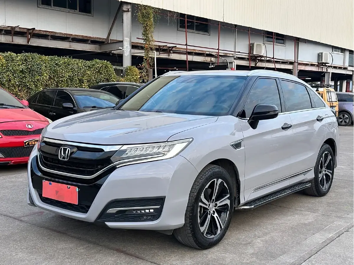 2017 Honda UR-V 2.0T 272HP L4 9AT