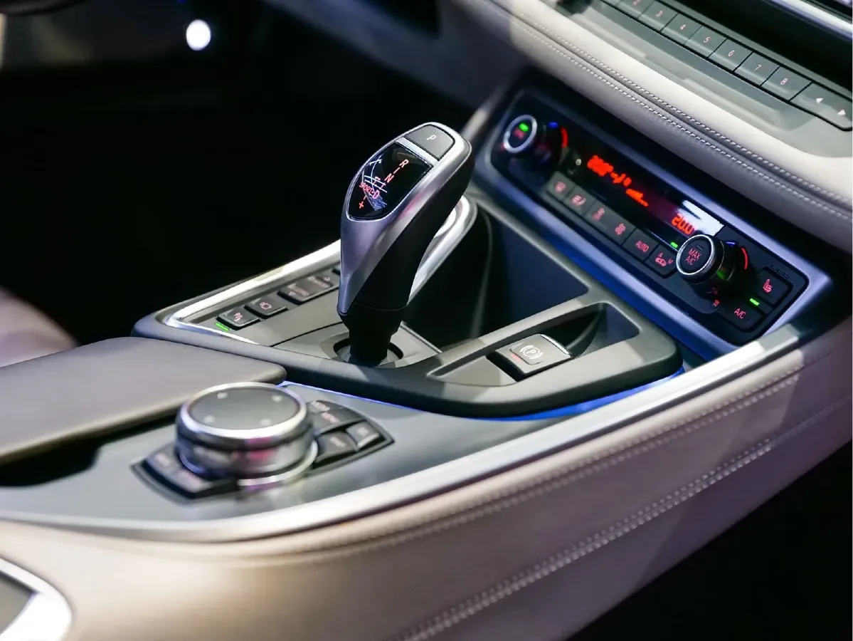 2014 BMW i8 1.5T 231HP L3 6AT PHEV 7.1KWH,autocango,china used car exporter,china ev exporter,chinese used car exporter,chinese used ev exporter