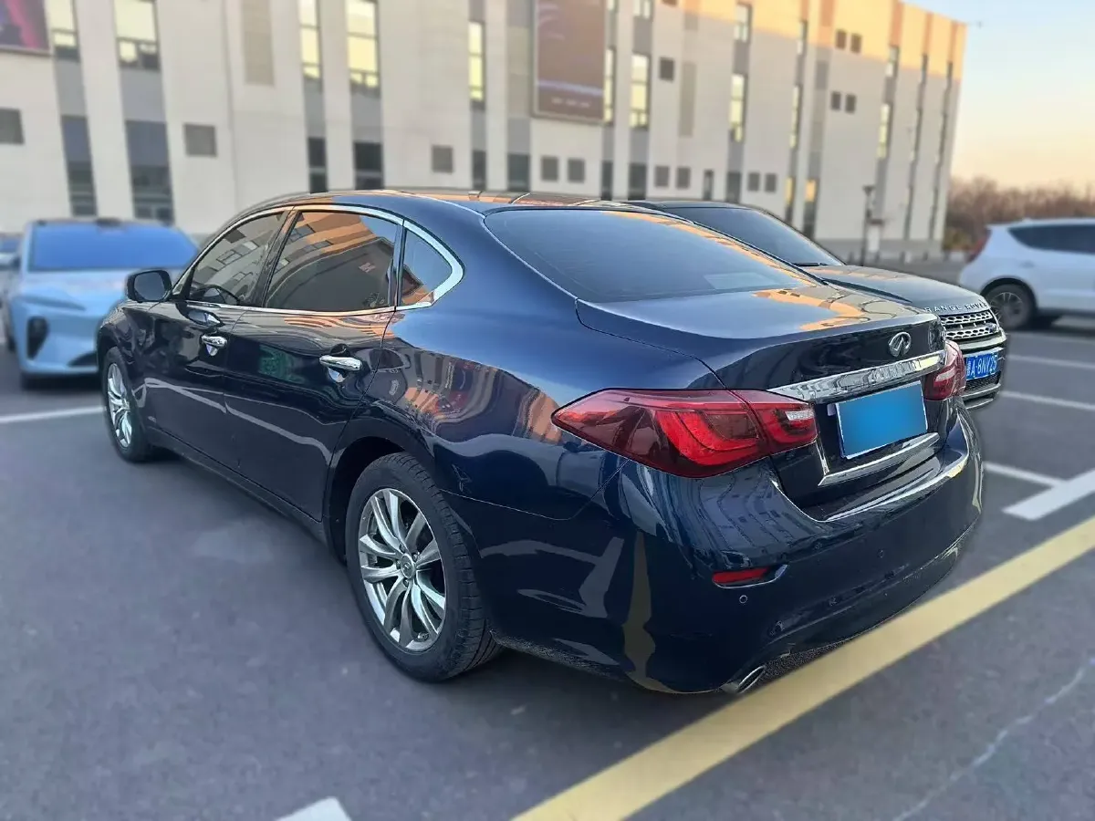 2017 Infiniti Q70 2.5L 222HP V6 7AT,autocango,china used car exporter,china ev exporter,chinese used car exporter,chinese used ev exporter