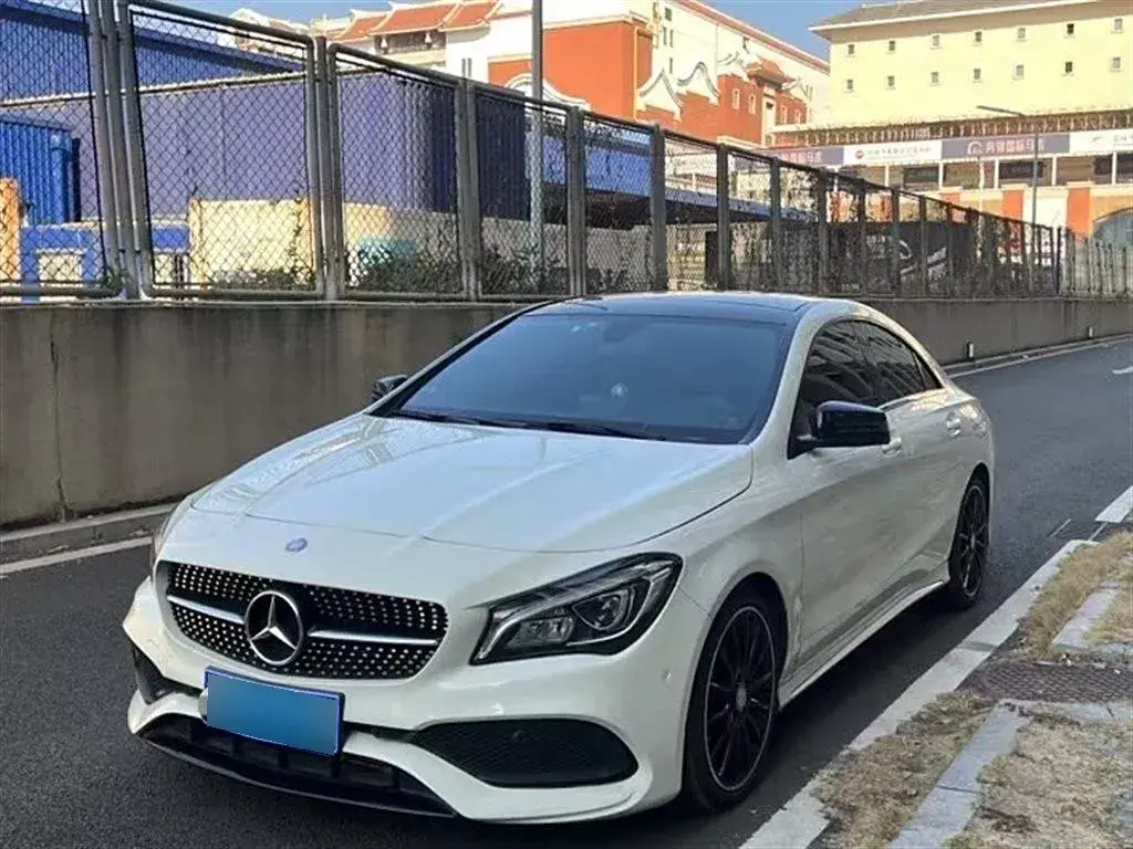 2017 Mercedes-Benz CLA Class 2.0T 184HP L4 7DCT