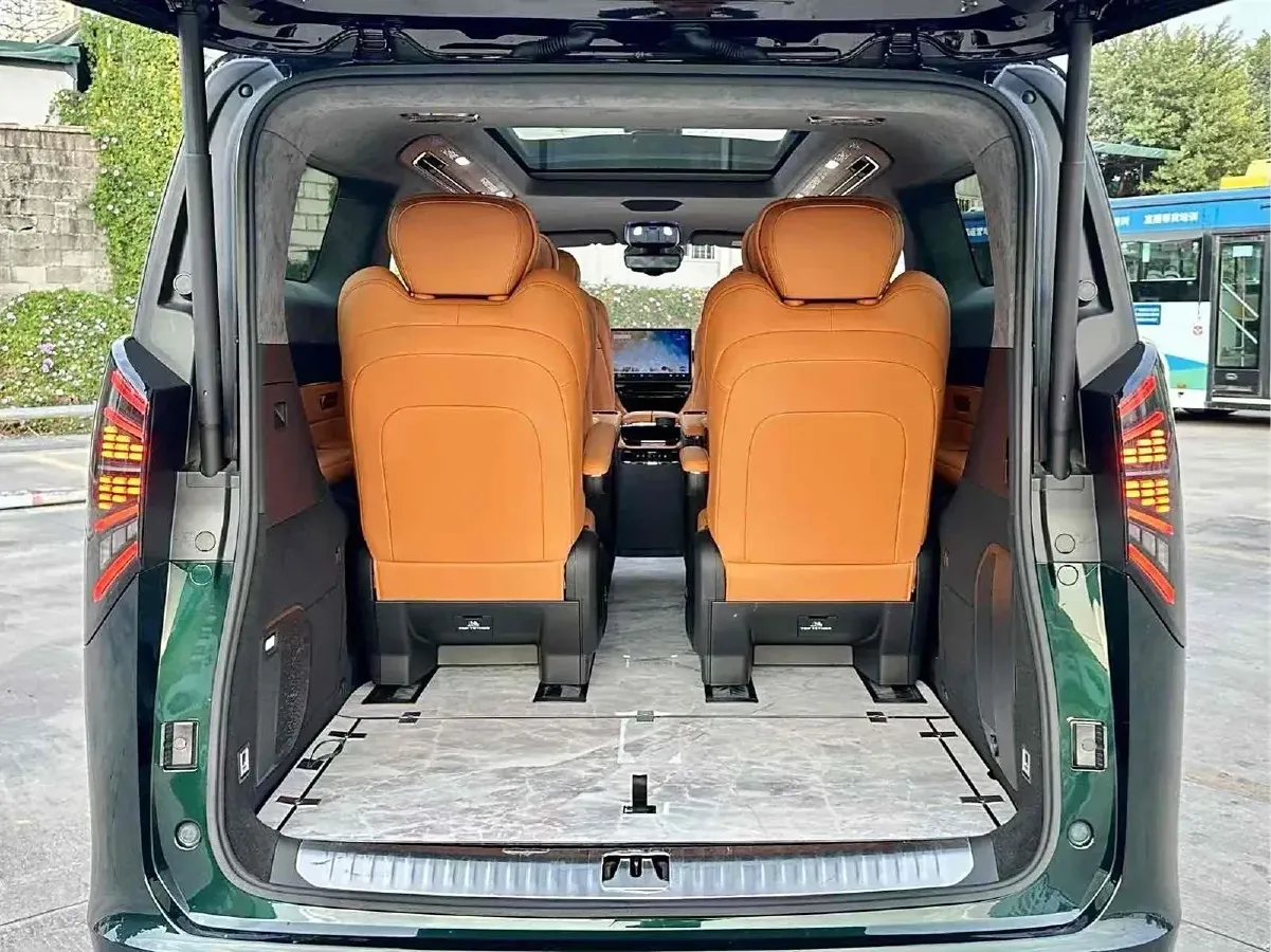 2024 LEVC L380 BEV 140KWH,autocango,china used car exporter,china ev exporter,chinese used car exporter,chinese used ev exporter