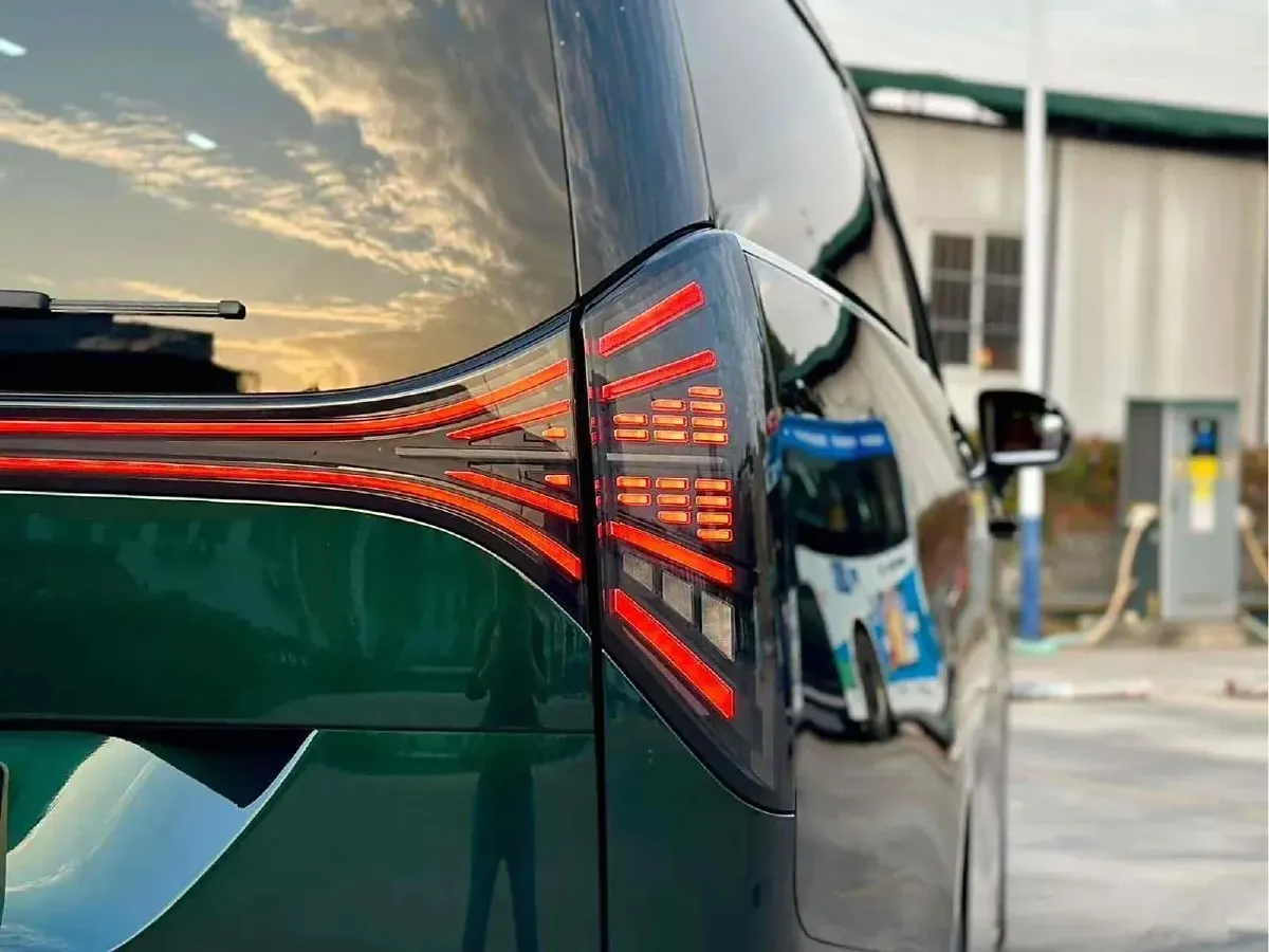 2024 LEVC L380 BEV 140KWH,autocango,china used car exporter,china ev exporter,chinese used car exporter,chinese used ev exporter