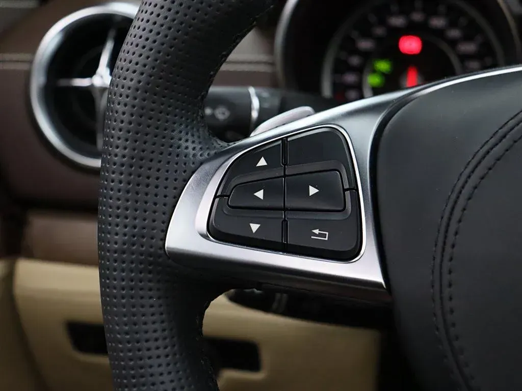 2017 Mercedes-Benz SL Class 3.0T 367HP V6 9AT,autocango,china used car exporter,china ev exporter,chinese used car exporter,chinese used ev exporter