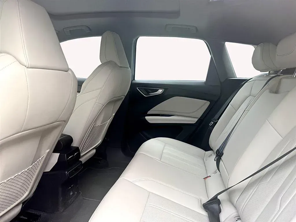 2024 Audi Q4 e-tron BEV 84.8KWH,autocango,china used car exporter,china ev exporter,chinese used car exporter,chinese used ev exporter