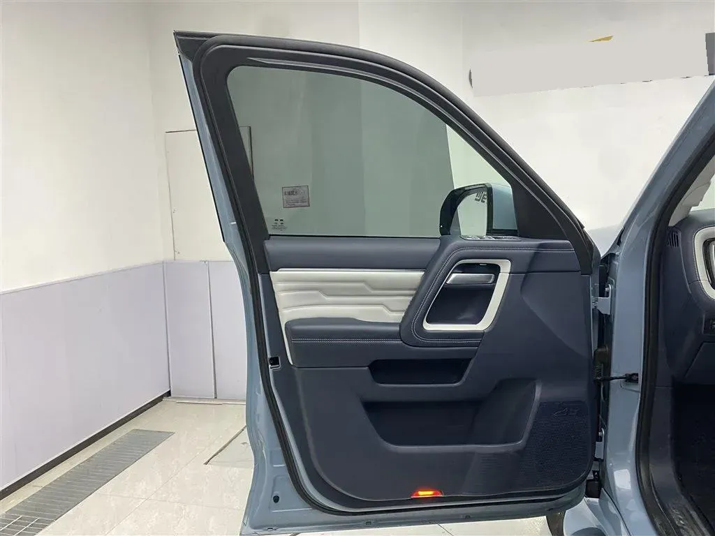 2022 BeiJing BJ60 2.0T 267HP L4 8AT,autocango,china used car exporter,china ev exporter,chinese used car exporter,chinese used ev exporter