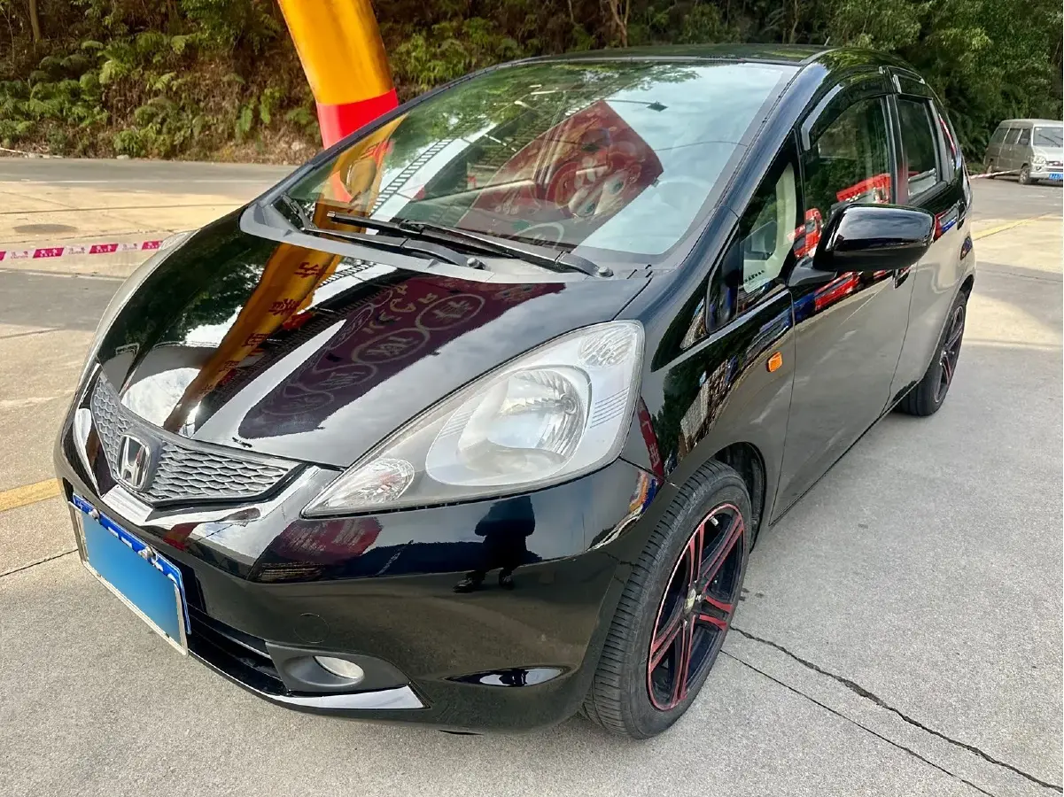 2011 Honda Fit 1.3L 99HP L4 5AT