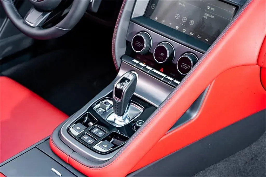 2024 Jaguar F-TYPE 2.0T 300HP L4 8AT,autocango,china used car exporter,china ev exporter,chinese used car exporter,chinese used ev exporter