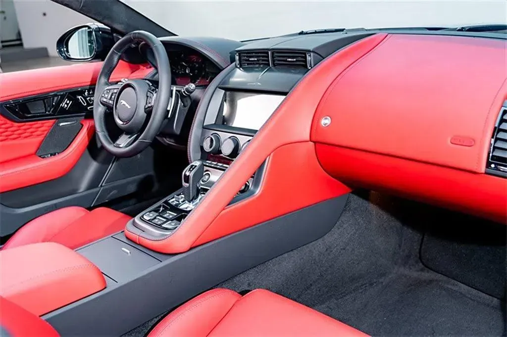 2024 Jaguar F-TYPE 2.0T 300HP L4 8AT,autocango,china used car exporter,china ev exporter,chinese used car exporter,chinese used ev exporter