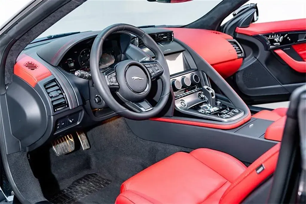 2024 Jaguar F-TYPE 2.0T 300HP L4 8AT,autocango,china used car exporter,china ev exporter,chinese used car exporter,chinese used ev exporter