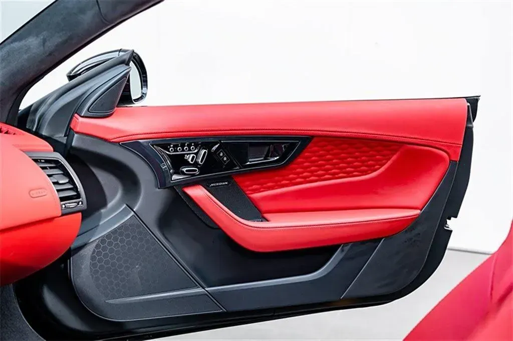 2024 Jaguar F-TYPE 2.0T 300HP L4 8AT,autocango,china used car exporter,china ev exporter,chinese used car exporter,chinese used ev exporter