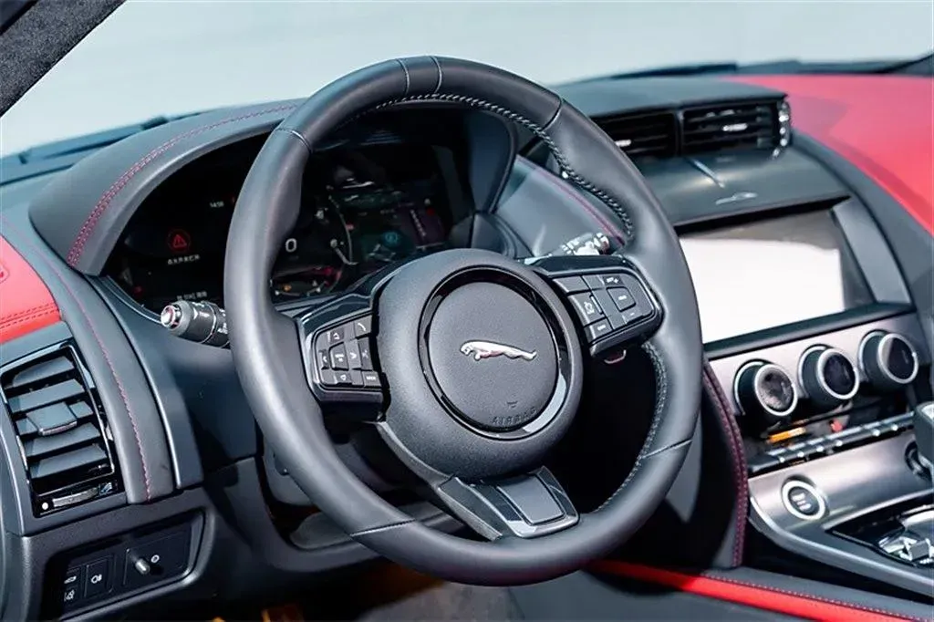 2024 Jaguar F-TYPE 2.0T 300HP L4 8AT,autocango,china used car exporter,china ev exporter,chinese used car exporter,chinese used ev exporter