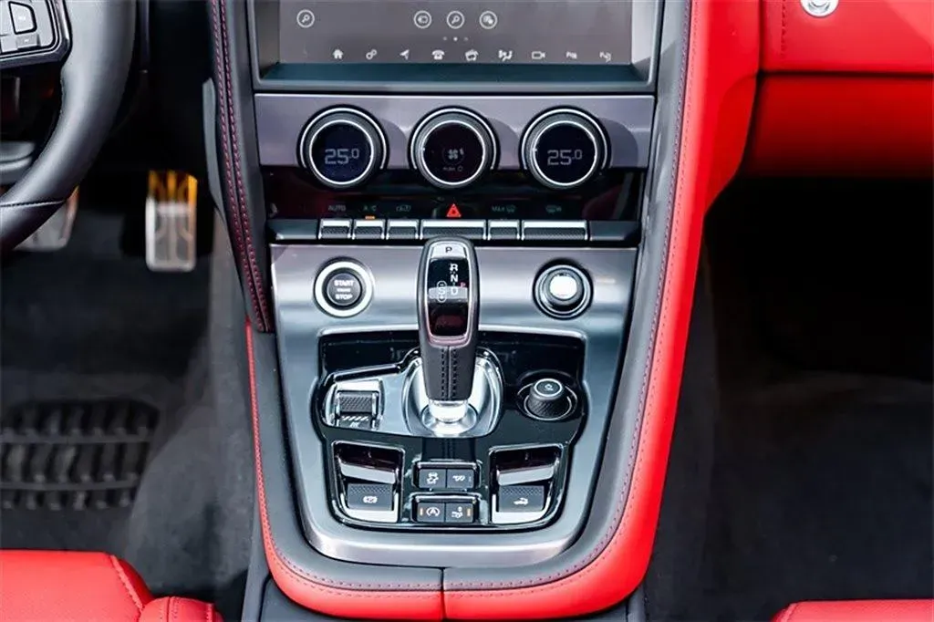 2024 Jaguar F-TYPE 2.0T 300HP L4 8AT,autocango,china used car exporter,china ev exporter,chinese used car exporter,chinese used ev exporter