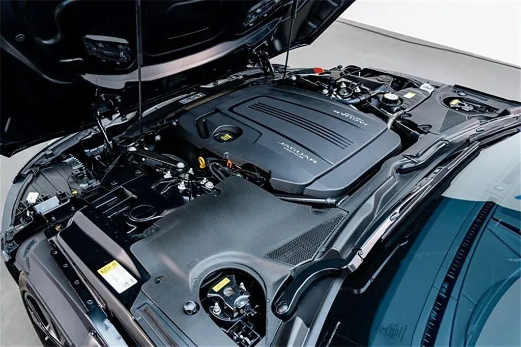 2024 Jaguar F-TYPE 2.0T 300HP L4 8AT,autocango,china used car exporter,china ev exporter,chinese used car exporter,chinese used ev exporter