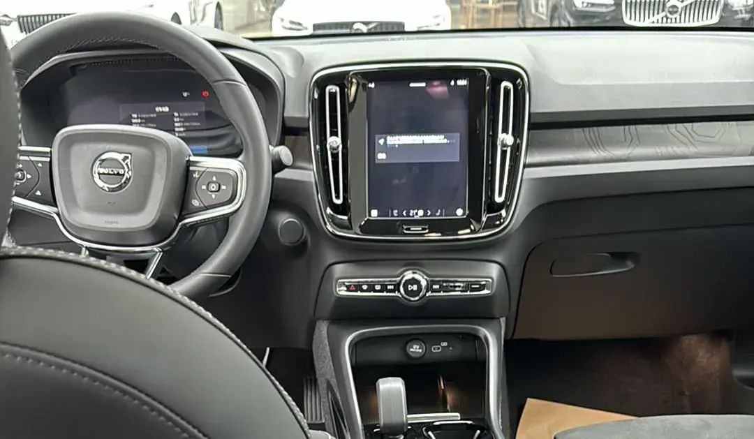 2023 Volvo C40 BEV 69KWH,autocango,china used car exporter,china ev exporter,chinese used car exporter,chinese used ev exporter