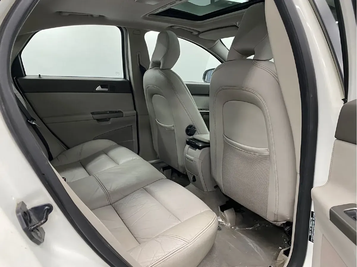 2011 Volvo S40 2.0L 141HP L4 6DCT,autocango,china used car exporter,china ev exporter,chinese used car exporter,chinese used ev exporter