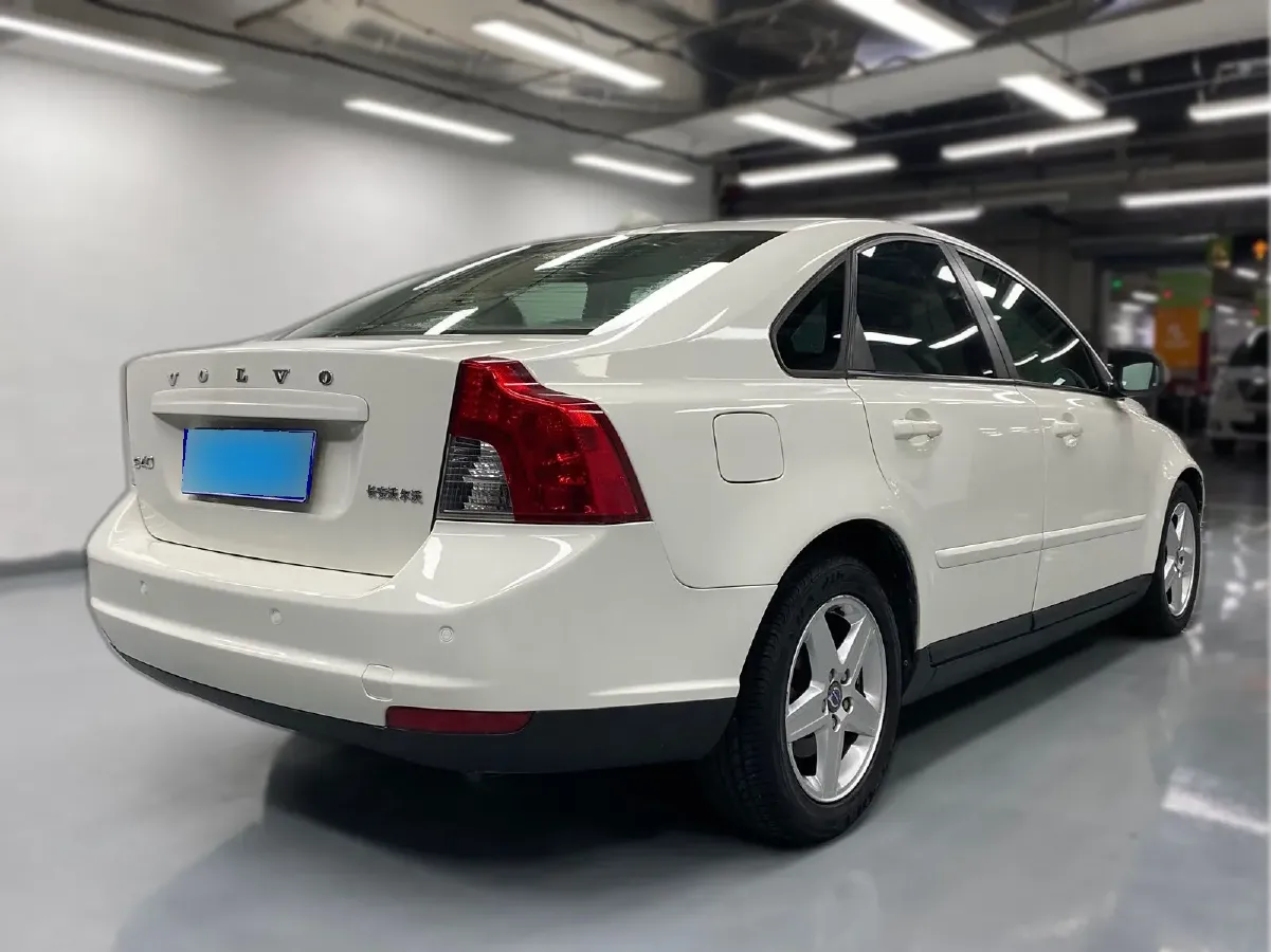 2011 Volvo S40 2.0L 141HP L4 6DCT,autocango,china used car exporter,china ev exporter,chinese used car exporter,chinese used ev exporter