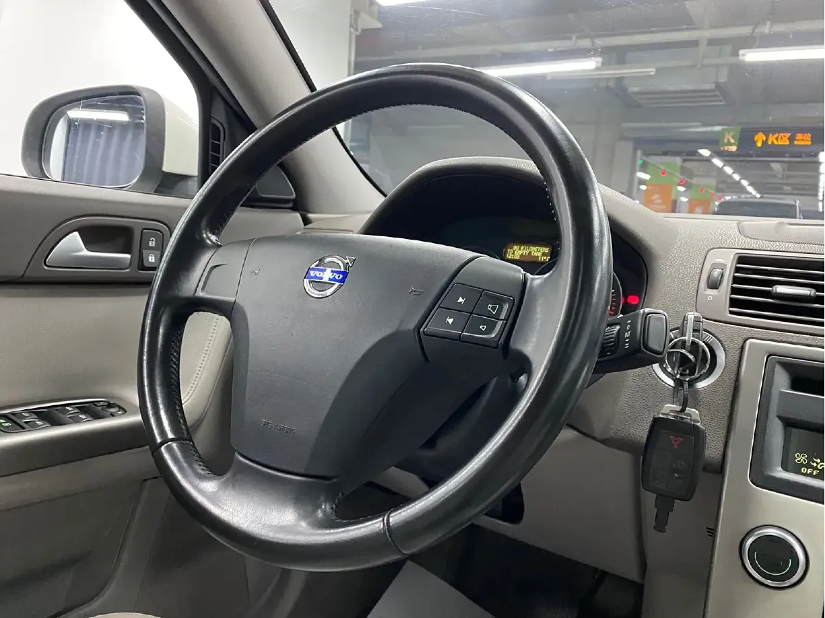 2011 Volvo S40 2.0L 141HP L4 6DCT,autocango,china used car exporter,china ev exporter,chinese used car exporter,chinese used ev exporter