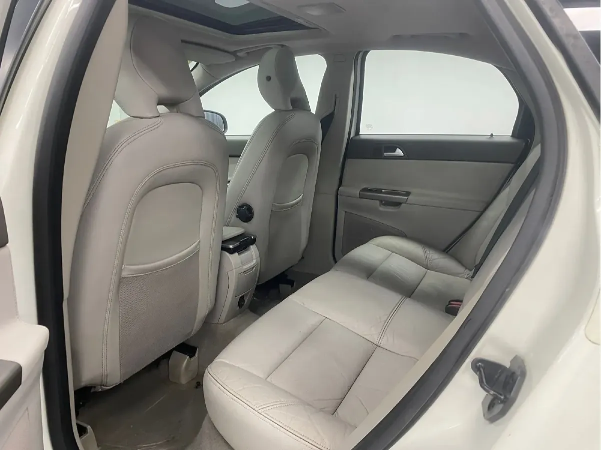 2011 Volvo S40 2.0L 141HP L4 6DCT,autocango,china used car exporter,china ev exporter,chinese used car exporter,chinese used ev exporter