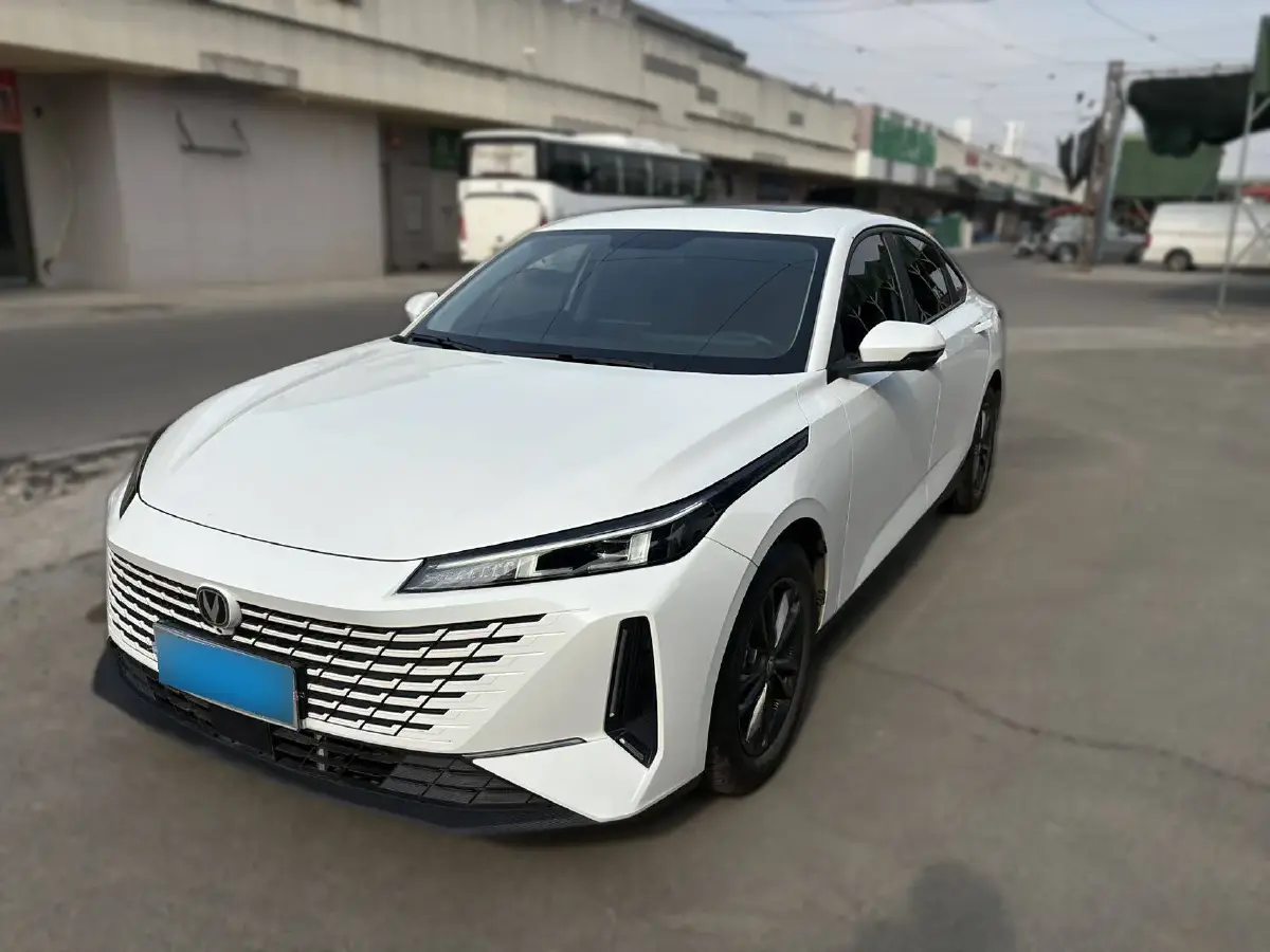 2023 ChangAn Lamore 1.5T 170HP L4 7DCT