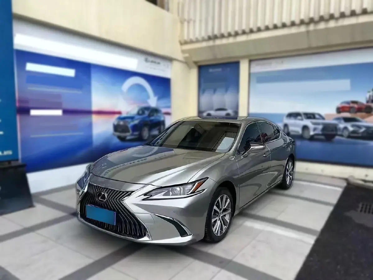 2020 Lexus ES 2.5L 178HP L4 E-CVT Hybrid