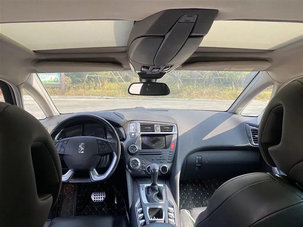 2014 DS 5 1.6T 200HP L4 6AT,autocango,china used car exporter,china ev exporter,chinese used car exporter,chinese used ev exporter