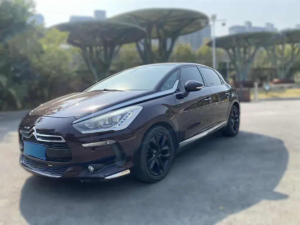 2014 DS 5 1.6T 200HP L4 6AT