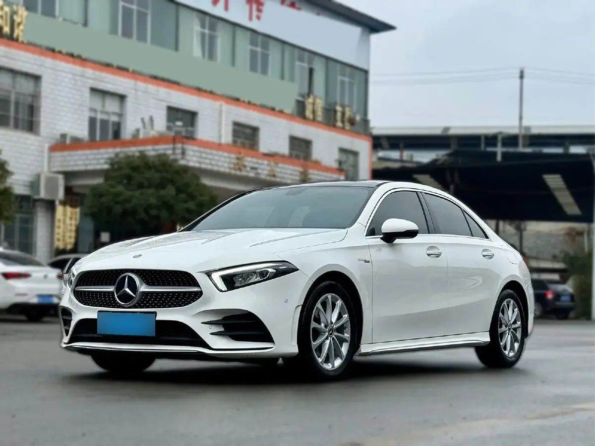 2020 Mercedes-Benz A Class 1.3T 163HP L4 7DCT