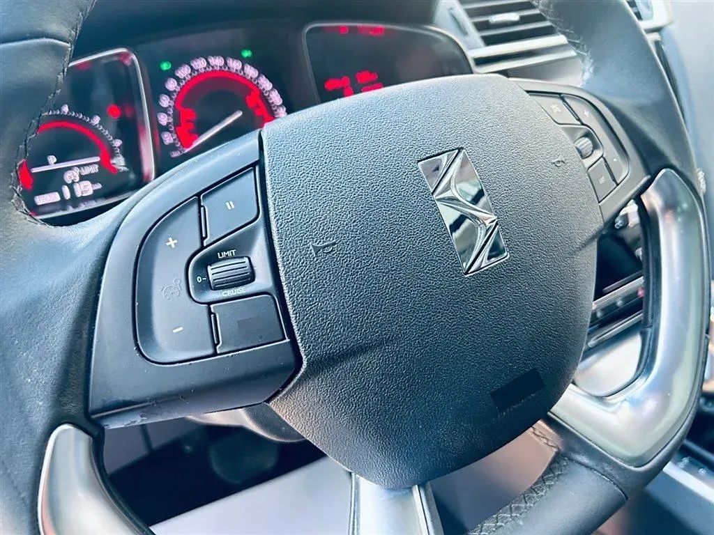 2018 DS 5LS 1.6T 167HP L4 6AT,autocango,china used car exporter,china ev exporter,chinese used car exporter,chinese used ev exporter