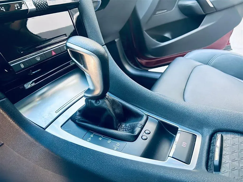 2018 DS 5LS 1.6T 167HP L4 6AT,autocango,china used car exporter,china ev exporter,chinese used car exporter,chinese used ev exporter