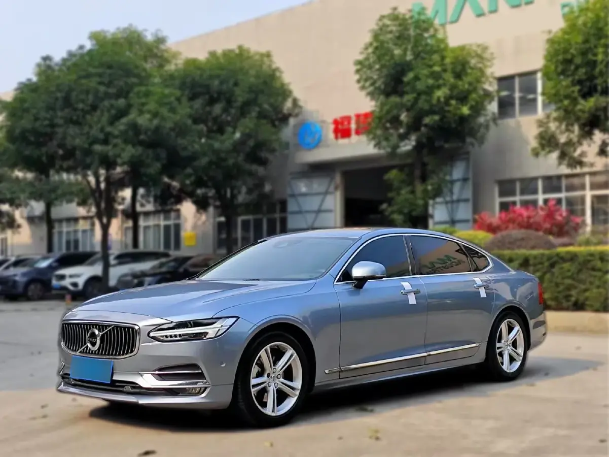 2020 Volvo S90 2.0T 254HP L4 8AT