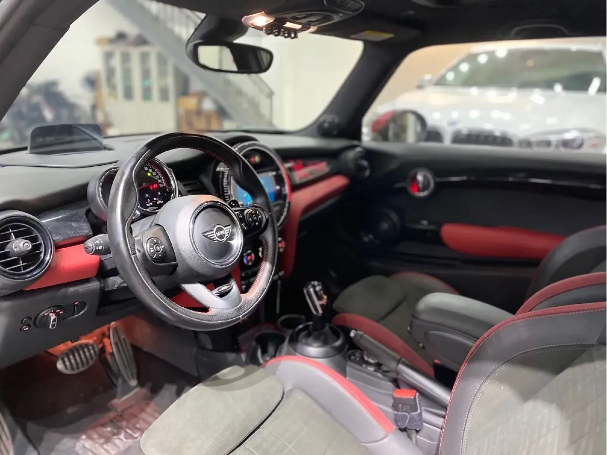 2018 MINI JCW 2.0T 231HP L4 8AT,autocango,china used car exporter,china ev exporter,chinese used car exporter,chinese used ev exporter