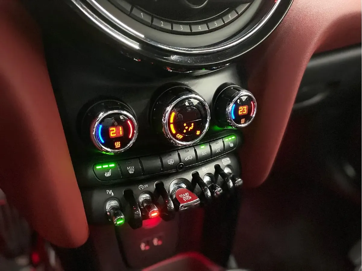 2018 MINI JCW 2.0T 231HP L4 8AT,autocango,china used car exporter,china ev exporter,chinese used car exporter,chinese used ev exporter