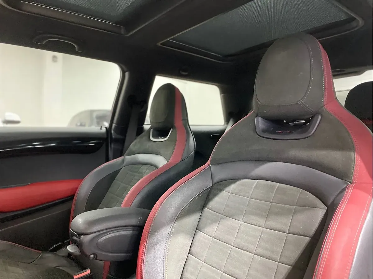 2018 MINI JCW 2.0T 231HP L4 8AT,autocango,china used car exporter,china ev exporter,chinese used car exporter,chinese used ev exporter