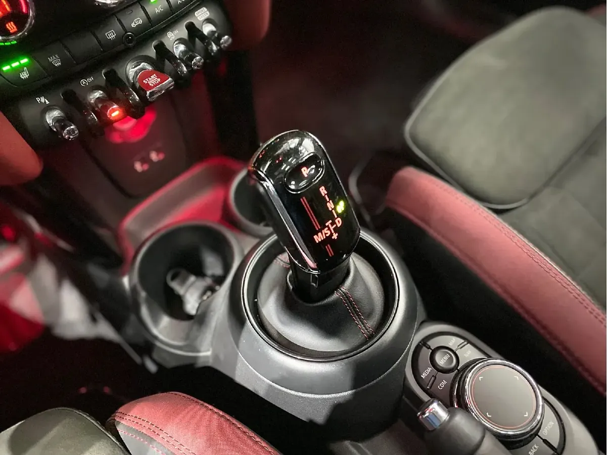 2018 MINI JCW 2.0T 231HP L4 8AT,autocango,china used car exporter,china ev exporter,chinese used car exporter,chinese used ev exporter