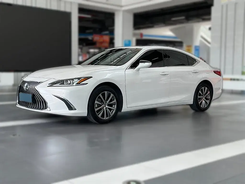 2020 Lexus ES 2.0L 173HP L4 CVT