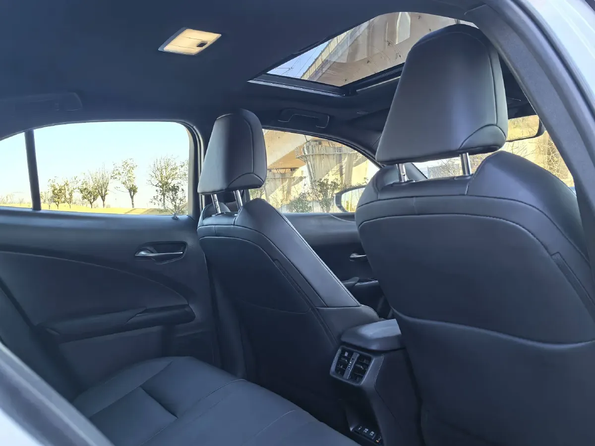 2020 Lexus UX BEV 54.35KWH,autocango,china used car exporter,china ev exporter,chinese used car exporter,chinese used ev exporter