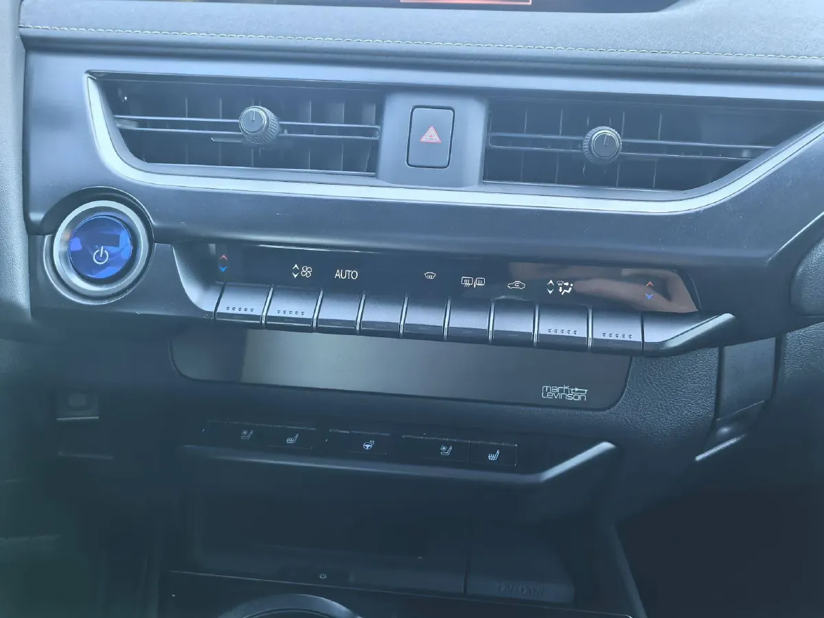 2020 Lexus UX BEV 54.35KWH,autocango,china used car exporter,china ev exporter,chinese used car exporter,chinese used ev exporter