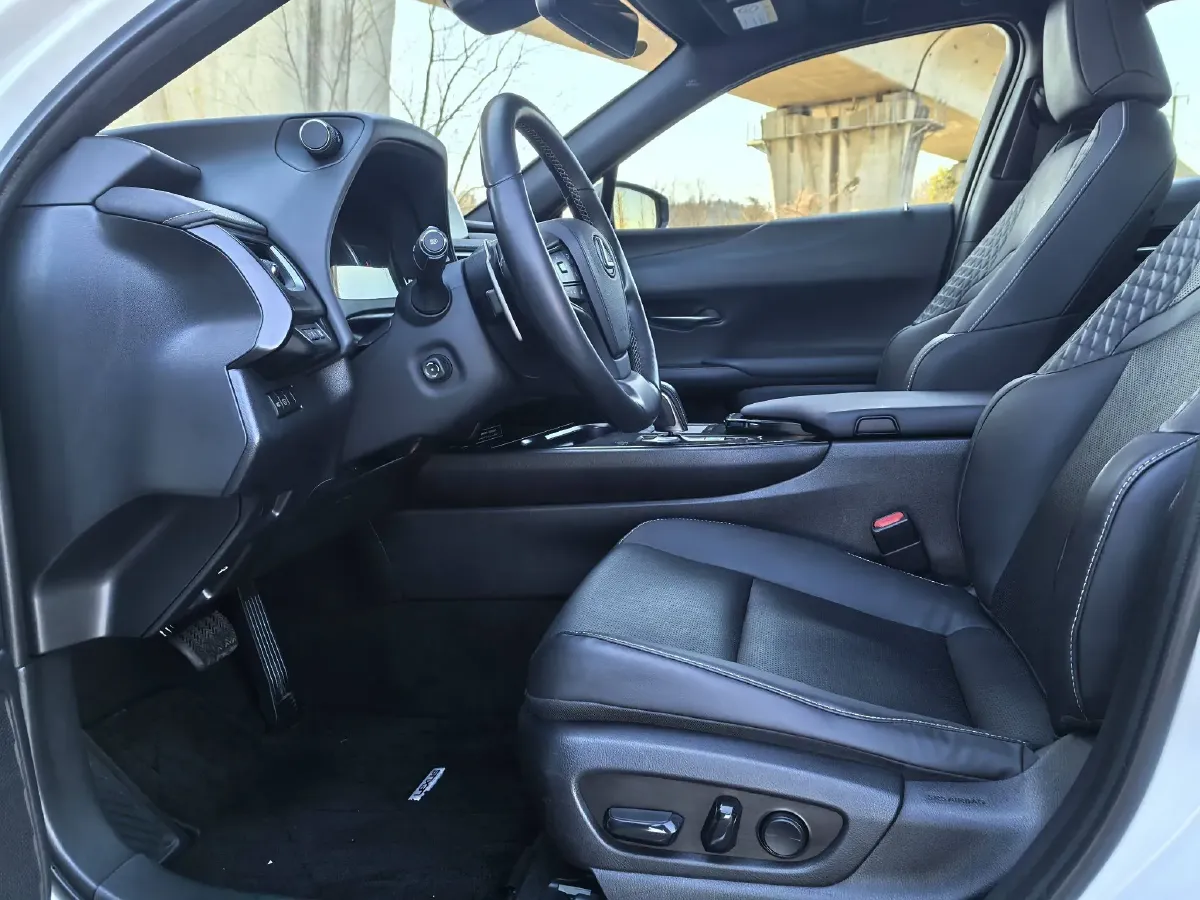 2020 Lexus UX BEV 54.35KWH,autocango,china used car exporter,china ev exporter,chinese used car exporter,chinese used ev exporter