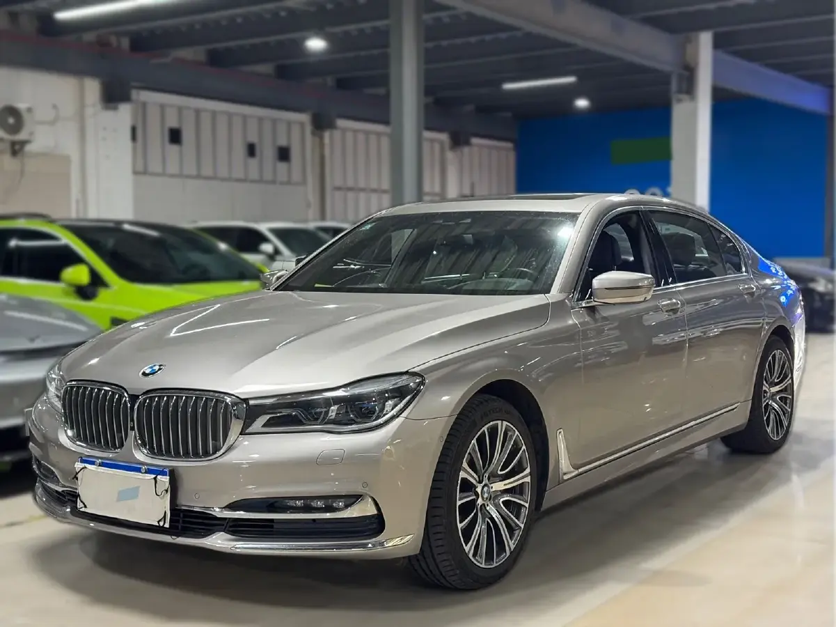 2017 BMW 7 Series 3.0T 326HP L6 8AT