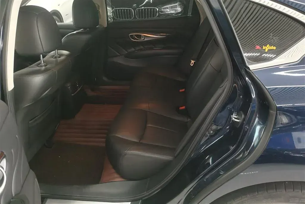 2017 Infiniti Q70 2.5L 222HP V6 7AT,autocango,china used car exporter,china ev exporter,chinese used car exporter,chinese used ev exporter