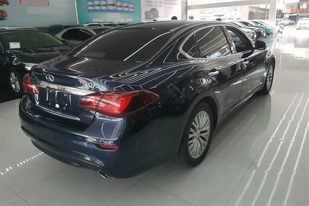 2017 Infiniti Q70 2.5L 222HP V6 7AT,autocango,china used car exporter,china ev exporter,chinese used car exporter,chinese used ev exporter