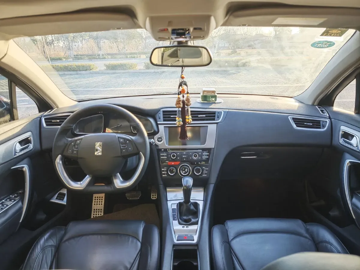 2014 DS 5LS 1.6T 200HP L4 6AT,autocango,china used car exporter,china ev exporter,chinese used car exporter,chinese used ev exporter