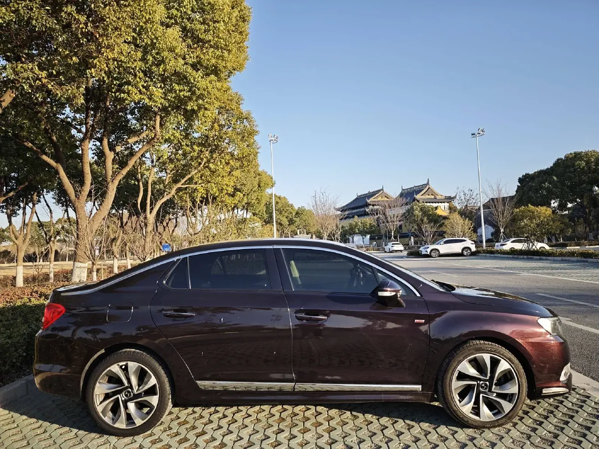 2014 DS 5LS 1.6T 200HP L4 6AT,autocango,china used car exporter,china ev exporter,chinese used car exporter,chinese used ev exporter