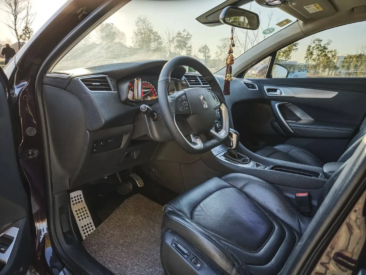 2014 DS 5LS 1.6T 200HP L4 6AT,autocango,china used car exporter,china ev exporter,chinese used car exporter,chinese used ev exporter