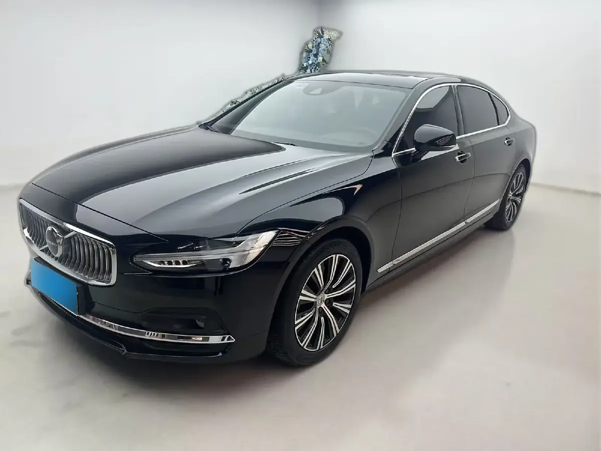 2021 Volvo S90 2.0T 250HP L4 8AT