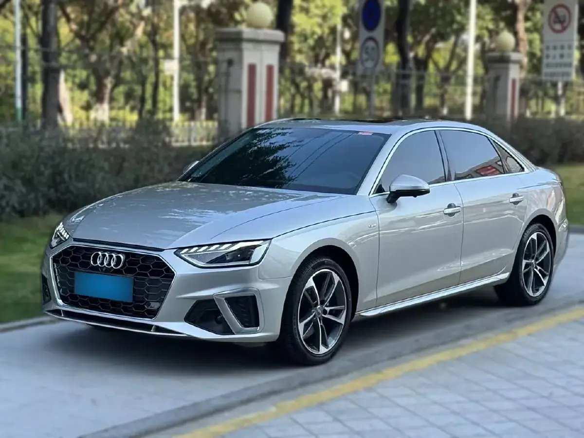 2021 Audi A4L 2.0T 190HP L4 7DCT