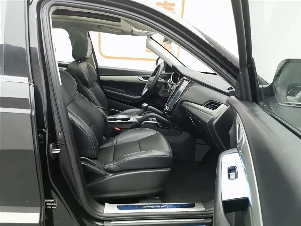 2016 Zotye SR7 1.5T 150HP L4 5MT,autocango,china used car exporter,china ev exporter,chinese used car exporter,chinese used ev exporter