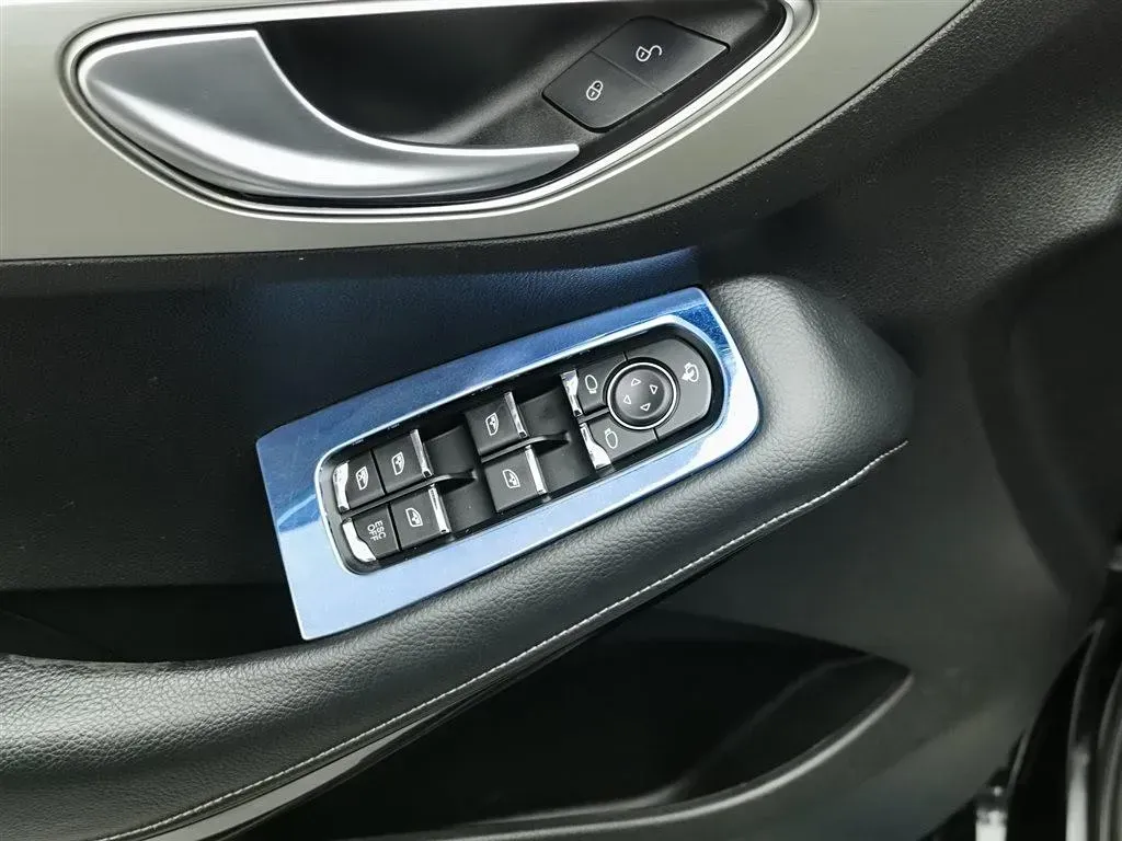 2016 Zotye SR7 1.5T 150HP L4 5MT,autocango,china used car exporter,china ev exporter,chinese used car exporter,chinese used ev exporter