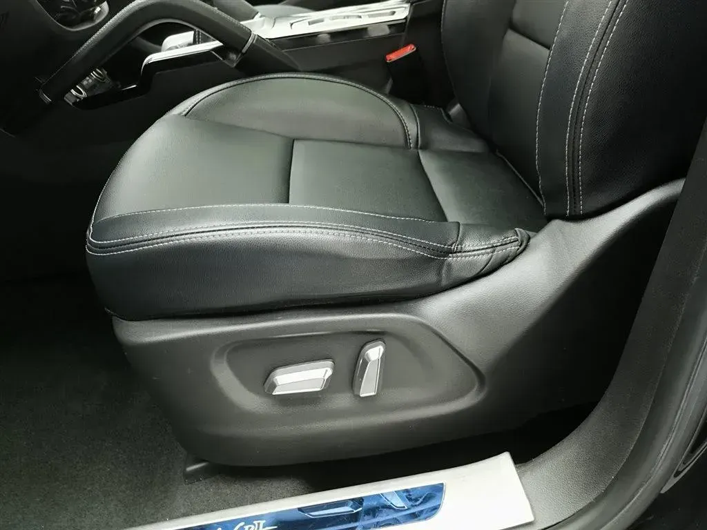 2016 Zotye SR7 1.5T 150HP L4 5MT,autocango,china used car exporter,china ev exporter,chinese used car exporter,chinese used ev exporter